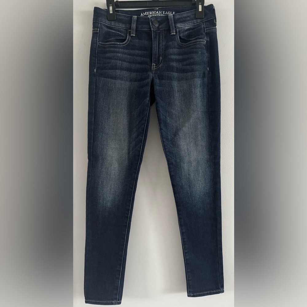 American Eagle Super Stretch Jegging Size 4R Dark Wash 9.5” Rise 27” Inseam
